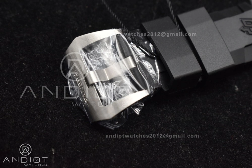 Resilient PAM2223 Submersible 42mm VSF Best Edition White Dial on Black Rubber Strap P 347