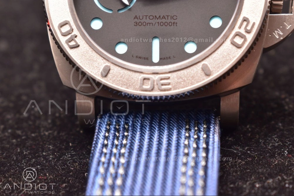 Durable PAM985 Mike Horn Submersible Tit Blue TI NY VSF P 351