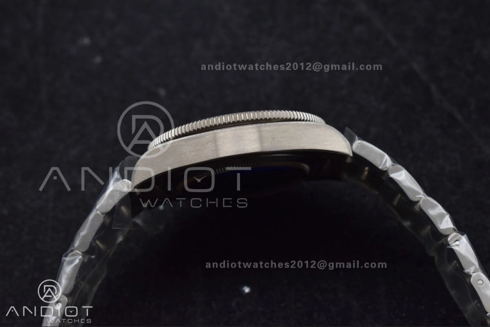 AllSeason Pelagos 39mm Titanium ZF 1:1 Best Edition Black Dial on Titanium Bracelet A 1273