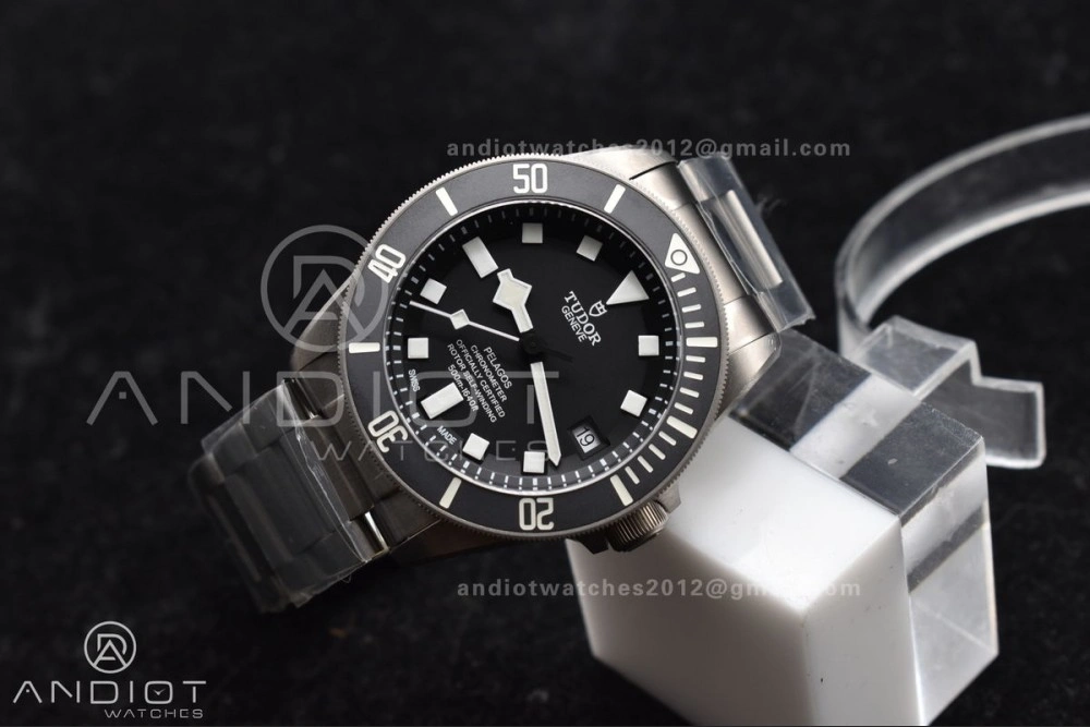QuickDry Pelagos Titanium Black Ceramic XF 1:1 Best Edition Black Dial on Titanium Bracelet A 1013