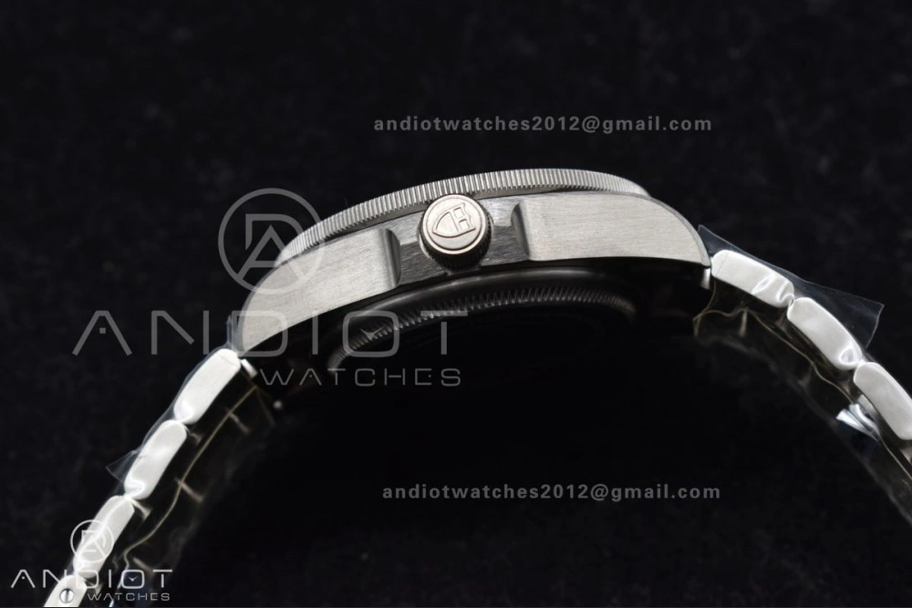 QuickDry Pelagos Titanium Black Ceramic XF 1:1 Best Edition Black Dial on Titanium Bracelet A 1013