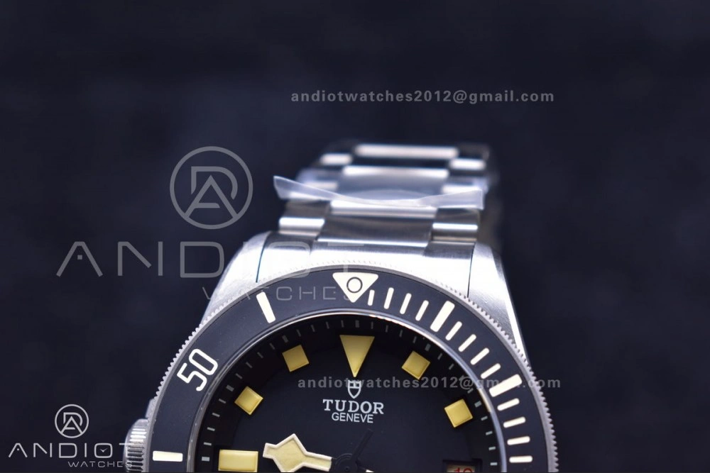 Pelagos Titanium LHD XF 1:1 Best Edition Black Dial on Titanium Bracelet A Efficient 1015