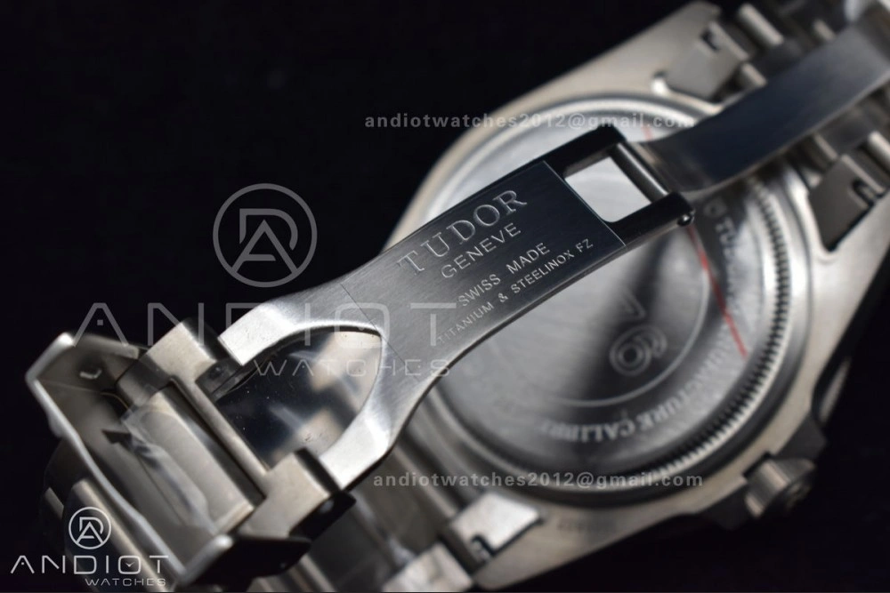 Pelagos Titanium LHD XF 1:1 Best Edition Black Dial on Titanium Bracelet A Efficient 1015