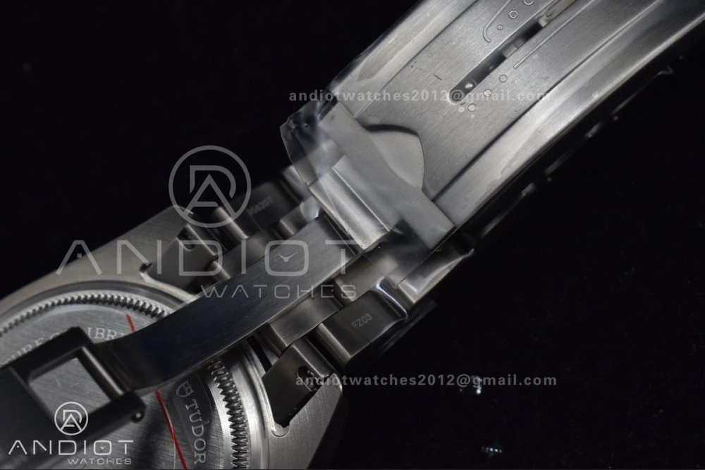 Pelagos Titanium LHD XF 1:1 Best Edition Black Dial on Titanium Bracelet A Efficient 1015