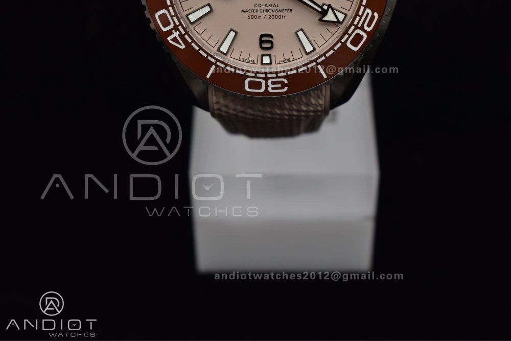 Snug Planet Ocean 43.5mm SS VSF 1:1 Best Edition Brown Bezel Sand Dial on Sand Rubber Strap A8900 Super Clone 40