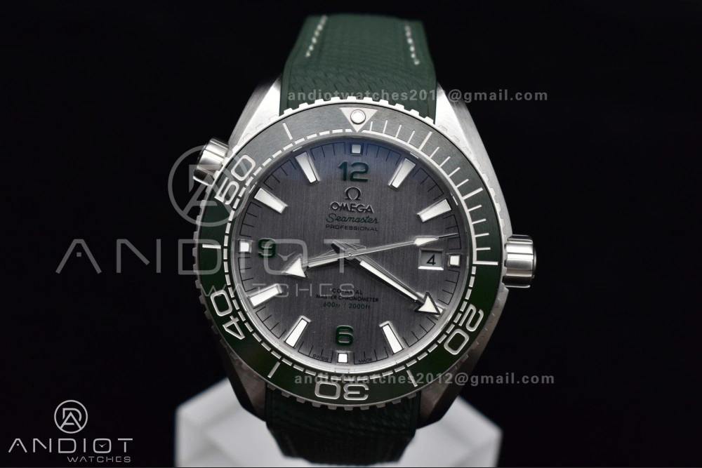 Planet Ocean 43.5mm SS VSF 1:1 Best Edition Green Bezel White Dial on Green Rubber Strap A8900 Super Clone WeatherProof 39
