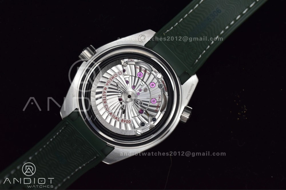 Planet Ocean 43.5mm SS VSF 1:1 Best Edition Green Bezel White Dial on Green Rubber Strap A8900 Super Clone WeatherProof 39