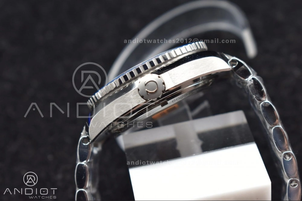 Planet Ocean 600M Co-Axial GMT 43.5mm VSF 1:1 Best Edition Blue Dial Blue Ceramic Bezel on SS Bracelet A8605 Super Clone EasyMatch 1014