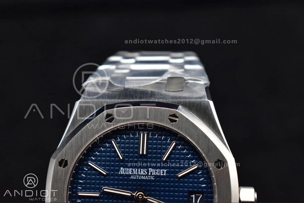 Stylish Royal Oak 39mm 15202 SS ZF 1:1 Best Edition Blue Textured Dial on SS Bracelet A 1043