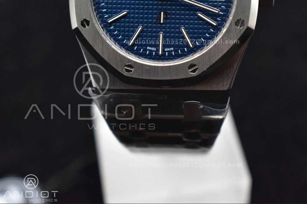 Stylish Royal Oak 39mm 15202 SS ZF 1:1 Best Edition Blue Textured Dial on SS Bracelet A 1043
