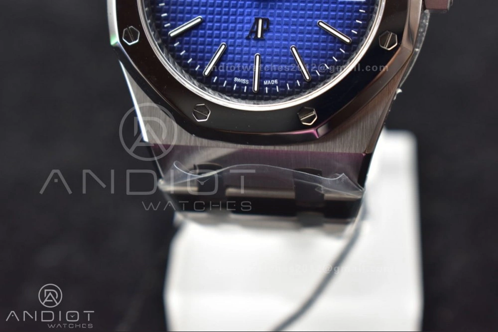 Stylish Royal Oak 39mm 15202 SS ZF 1:1 Best Edition Blue Textured Dial on SS Bracelet A 1043