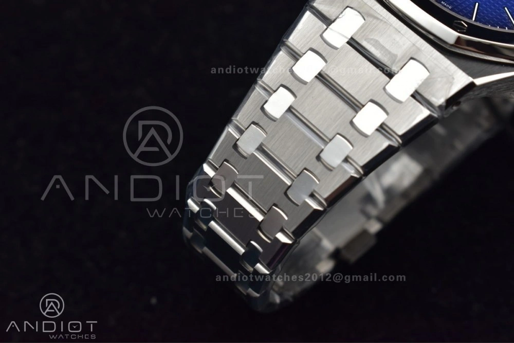 Stylish Royal Oak 39mm 15202 SS ZF 1:1 Best Edition Blue Textured Dial on SS Bracelet A 1043