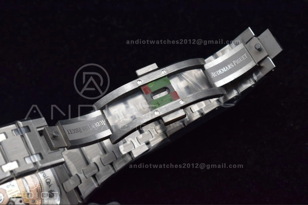 Stylish Royal Oak 39mm 15202 SS ZF 1:1 Best Edition Blue Textured Dial on SS Bracelet A 1043