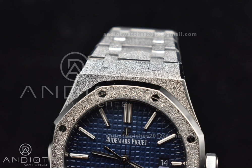 Durable Royal Oak 41mm 15400 SS ZF 1:1 Best Edition Frosted Case Blue Textured Dial on SS Bracelet A 1095