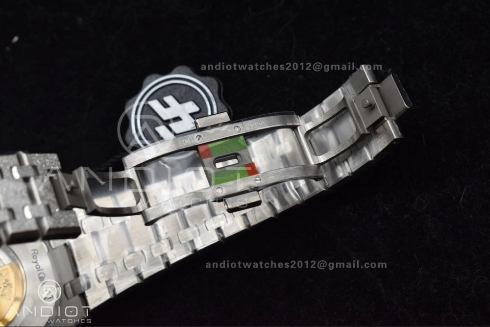 Durable Royal Oak 41mm 15400 SS ZF 1:1 Best Edition Frosted Case Blue Textured Dial on SS Bracelet A 1095