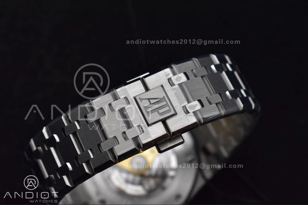 QuickDry Royal Oak 41mm 15400 SS ZF 1:1 Best Edition White Textured Dial on SS Bracelet A 132