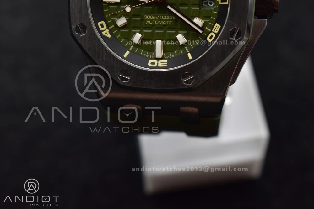Royal Oak Offshore Diver 15720 SS APSF 1:1 Best Edition Green Dial on Green Rubber Strap A4308 Super Clone Practical 157