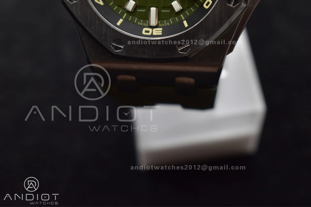 Royal Oak Offshore Diver 15720 SS APSF 1:1 Best Edition Green Dial on Green Rubber Strap A4308 Super Clone Practical 157