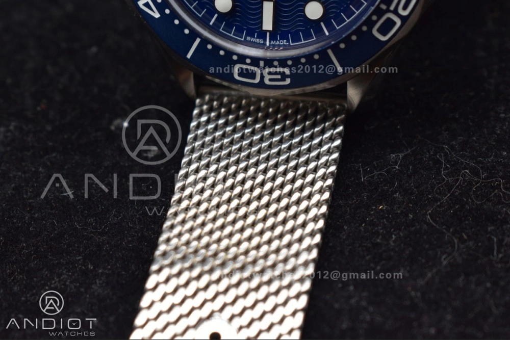 Seamaster 300M 42mm James Bond 60th anniversary VSF Best Edition on Mesh Bracelet A FashionForward 57
