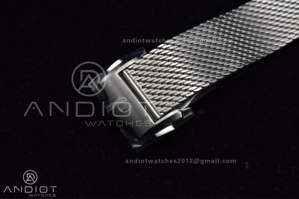 Seamaster 300M 42mm James Bond 60th anniversary VSF Best Edition on Mesh Bracelet A FashionForward 57