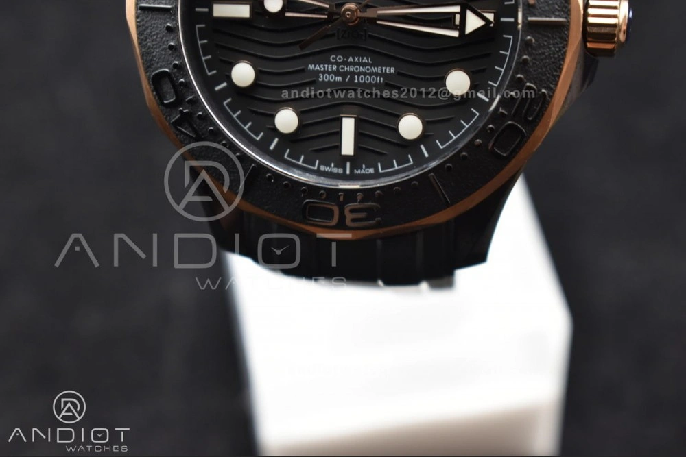 Seamaster 300m 43.5mm Black Ceramic VSF 1:1 Best Edition Black Dial RG Bezel on Black Rubber Strap A Trendsetting 1070