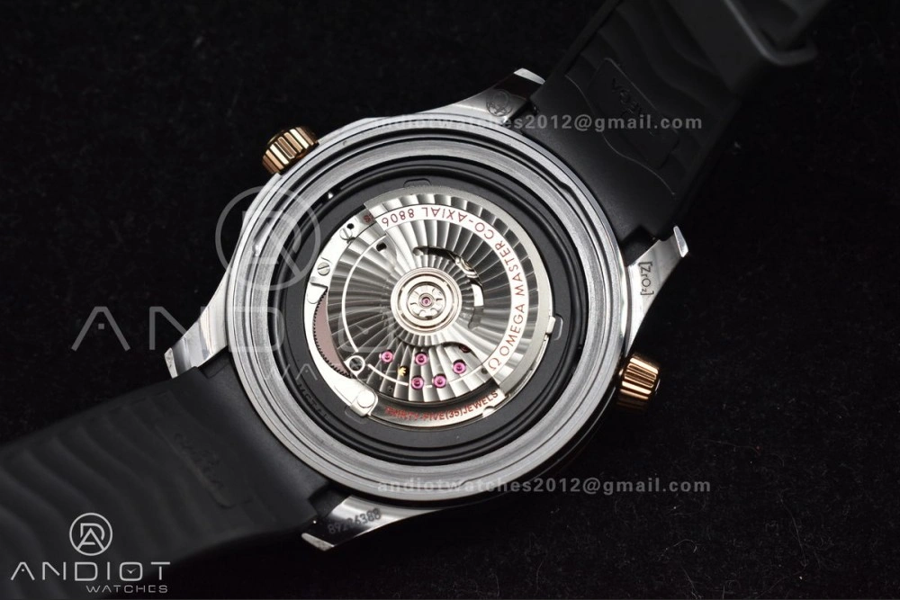 Seamaster 300m 43.5mm Black Ceramic VSF 1:1 Best Edition Black Dial RG Bezel on Black Rubber Strap A Trendsetting 1070