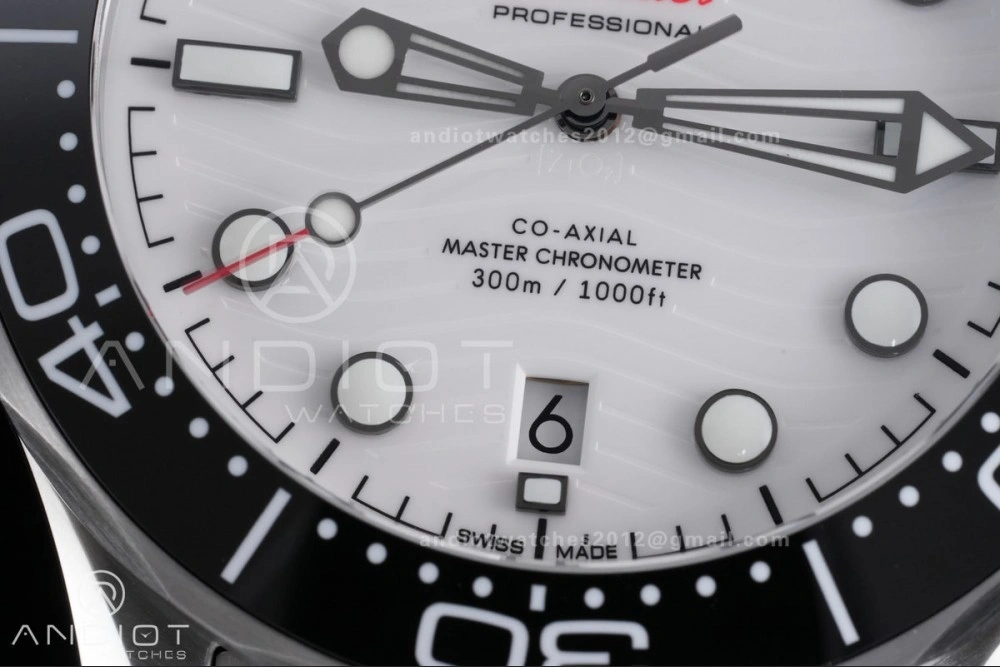 Seamaster Diver 300M Black Ceramic Bezel V4 VSF 1:1 Best Edition White Dial On SS Bracelet Super Clone Asian Contemporary 81