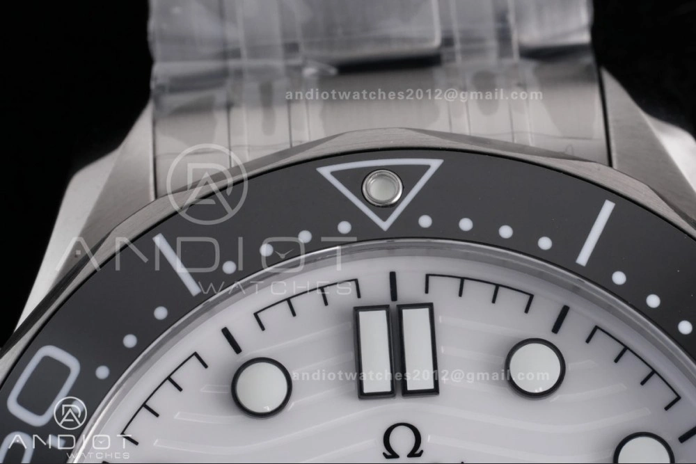 Seamaster Diver 300M Black Ceramic Bezel V4 VSF 1:1 Best Edition White Dial On SS Bracelet Super Clone Asian Contemporary 81