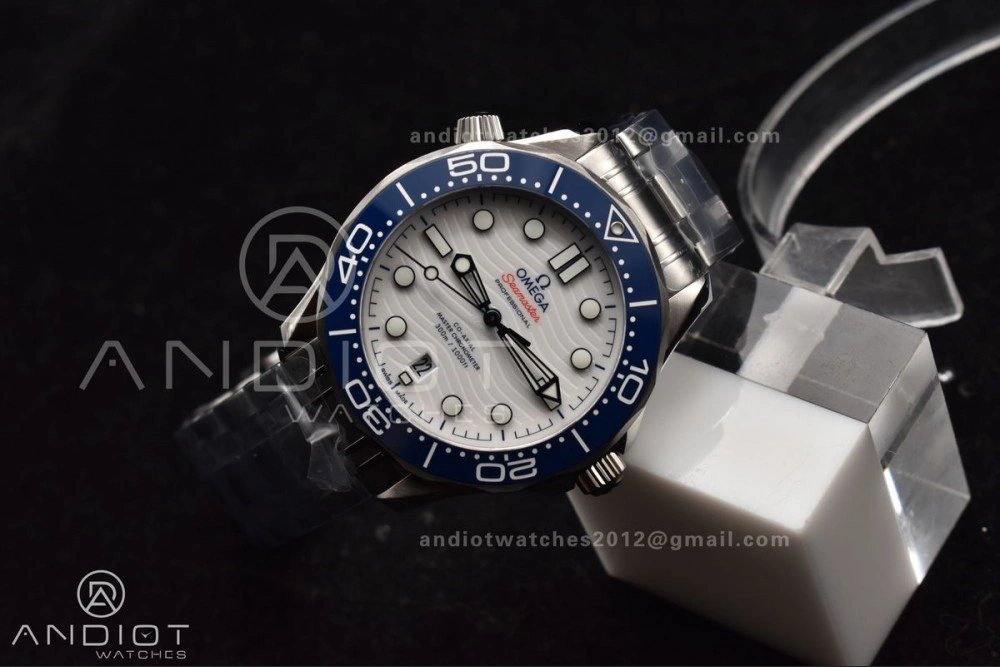 Elegant Seamaster Diver 300M SS Blue Ceramic Bezel VSF 1:1 Best Edition White Dial on SS Bracelet A 1079