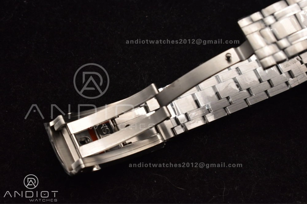 Elegant Seamaster Diver 300M SS Blue Ceramic Bezel VSF 1:1 Best Edition White Dial on SS Bracelet A 1079
