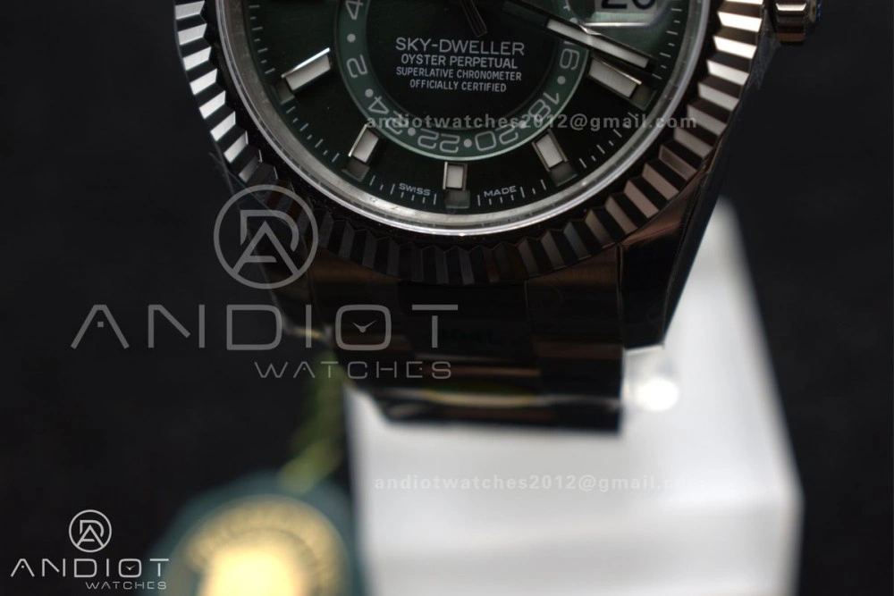 Sky-Dweller 326934 904L SS ZF 1:1 Best Edition Green Dial on SS Bracelet A RelaxedFit 1090