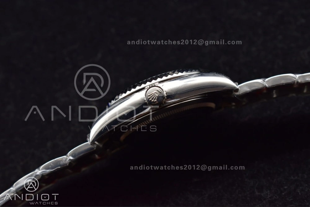 SmoothTexture Skydweller SS Noob Best Edition Green Dial on SS Oyster Bracelet A23J 1109