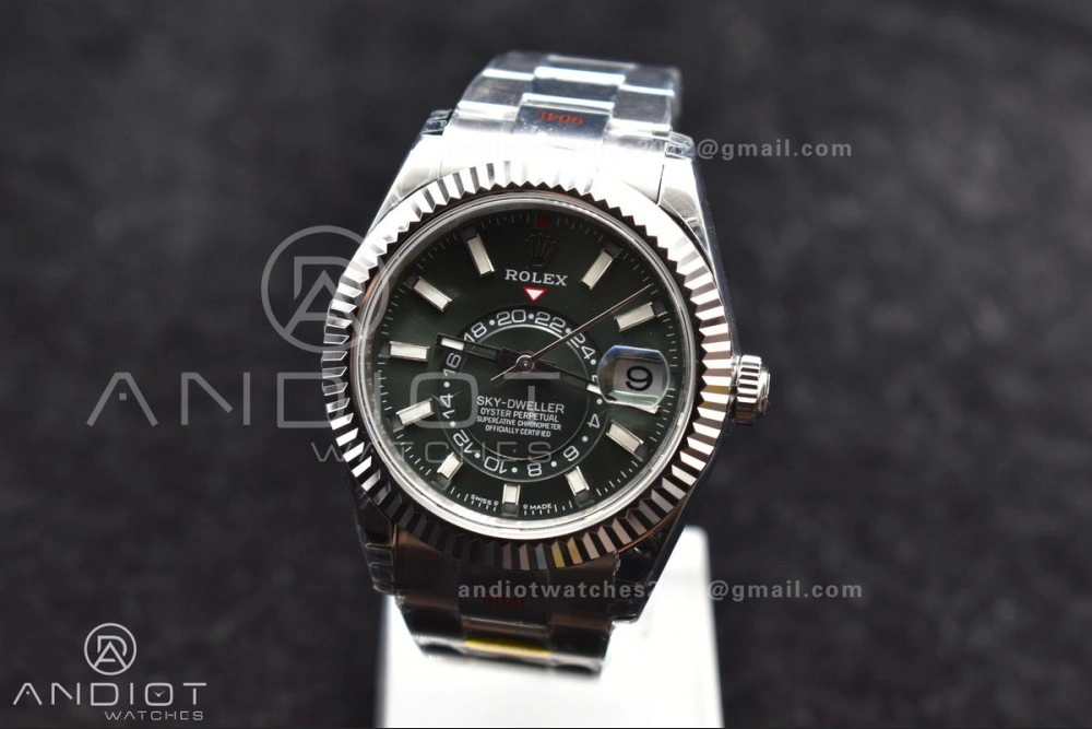 SmoothTexture Skydweller SS Noob Best Edition Green Dial on SS Oyster Bracelet A23J 1109