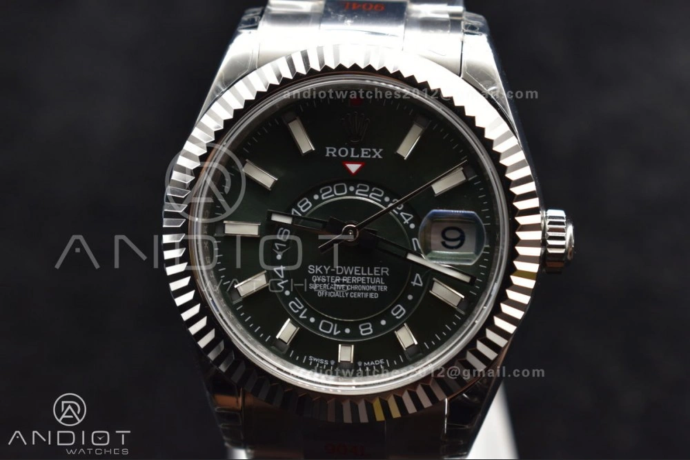 SmoothTexture Skydweller SS Noob Best Edition Green Dial on SS Oyster Bracelet A23J 1109