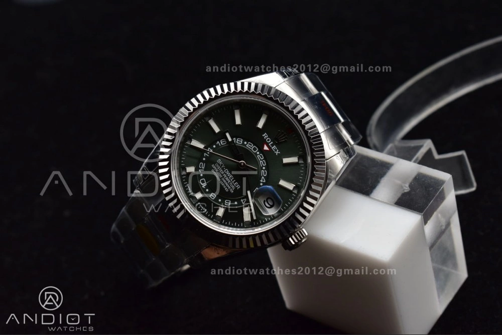 SmoothTexture Skydweller SS Noob Best Edition Green Dial on SS Oyster Bracelet A23J 1109