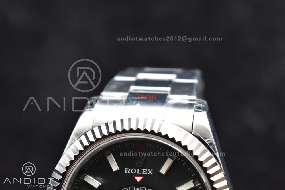 SmoothTexture Skydweller SS Noob Best Edition Green Dial on SS Oyster Bracelet A23J 1109