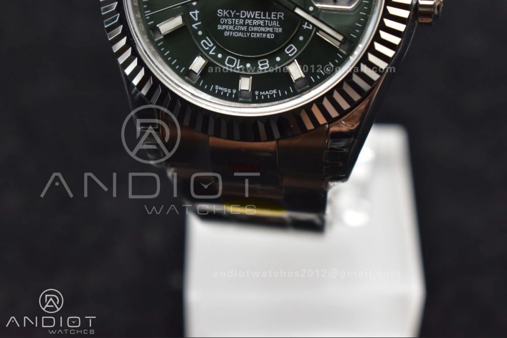 SmoothTexture Skydweller SS Noob Best Edition Green Dial on SS Oyster Bracelet A23J 1109
