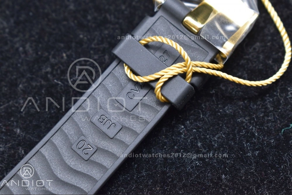 Speedmaster Moonwatch in Moonshine Gold YG RMF Best Edition YG Dial on Black Rubber Strap Manual Chrono Efficient 11