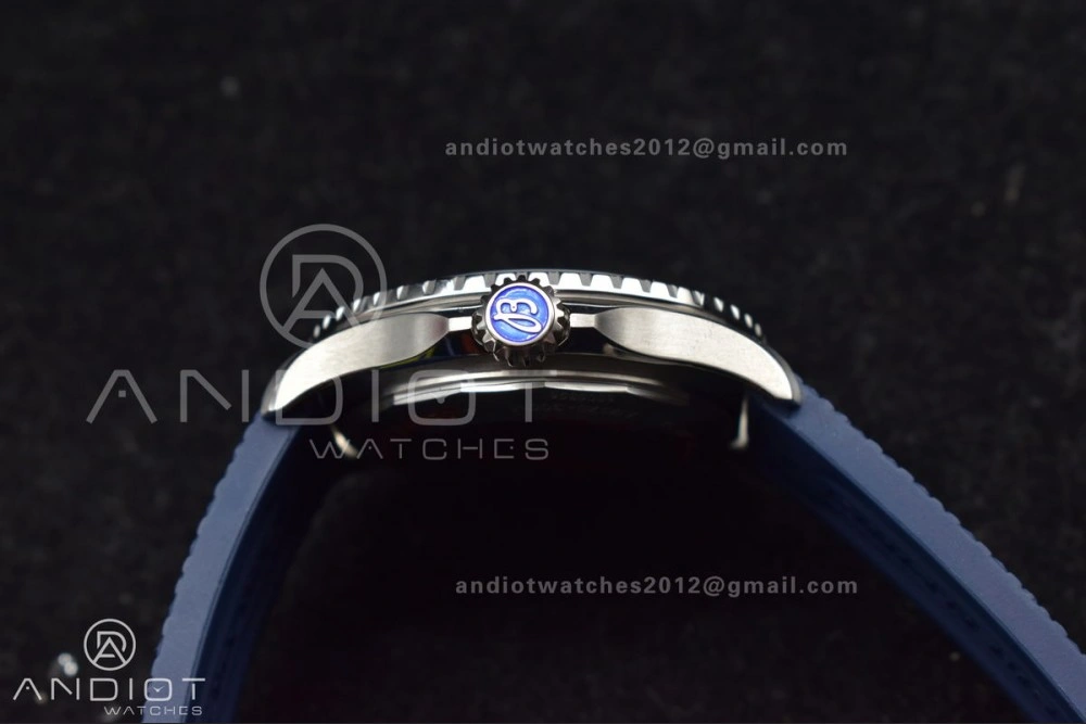 SuperOcean Automatic 42 SS BLSF 1:1 Best Edition Blue Dial on Blue Rubber Strap A Lightweight 1168