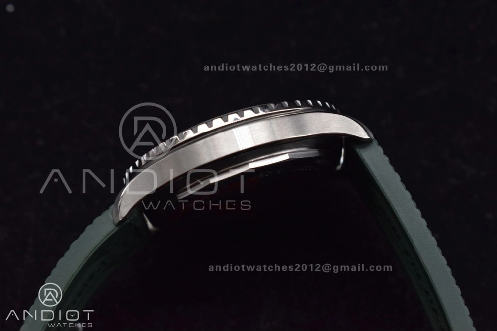 SuperOcean Automatic 42 SS BLSF 1:1 Best Edition Orange Dial on Green Rubber Strap A EasyCare 195