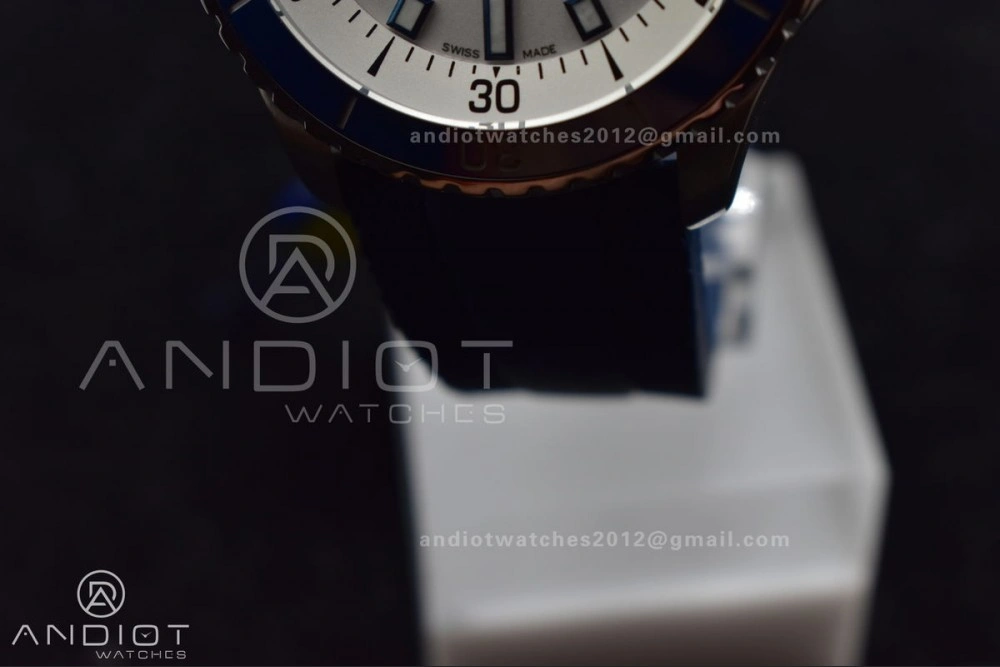 SuperOcean Automatic 42 SS BLSF 1:1 Best Edition White Dial on Blue Rubber Strap A StreetReady 196