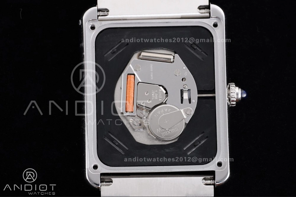 Tank Solo 27.5x34.8mm AF SS White Dial on SS Bracelet Ronda Quartz MoistureWicking 257
