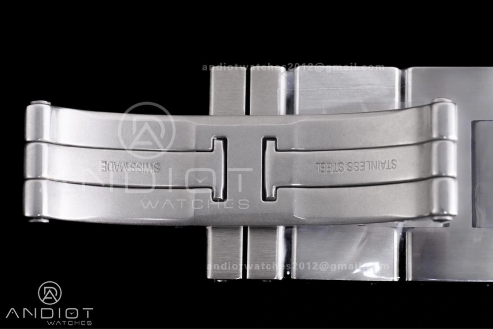 Tank Solo 27.5x34.8mm AF SS White Dial on SS Bracelet Ronda Quartz MoistureWicking 257