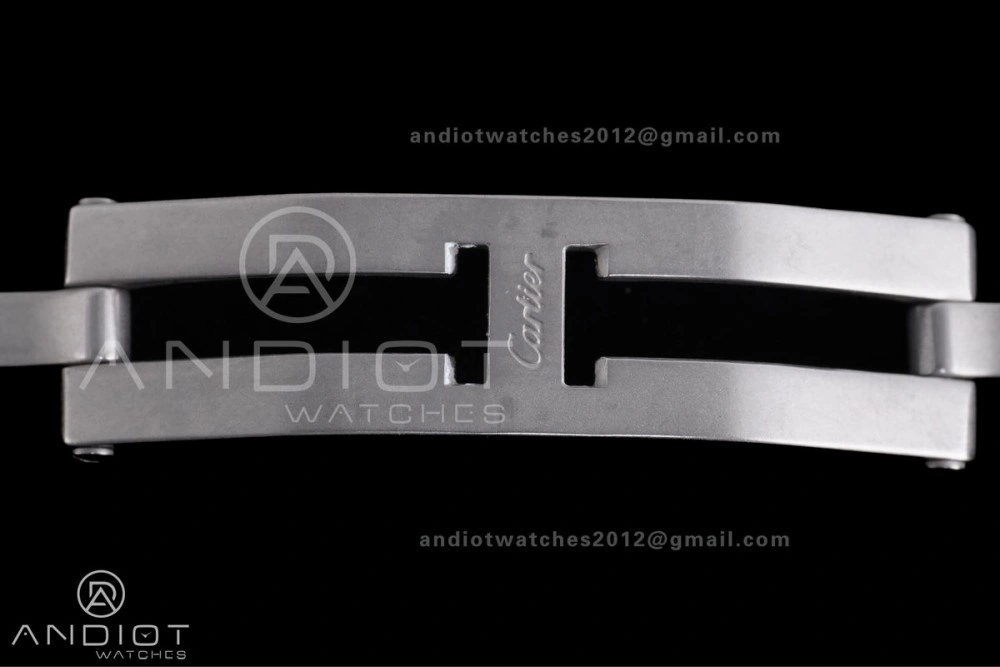 Tank Solo 27.5x34.8mm AF SS White Dial on SS Bracelet Ronda Quartz MoistureWicking 257
