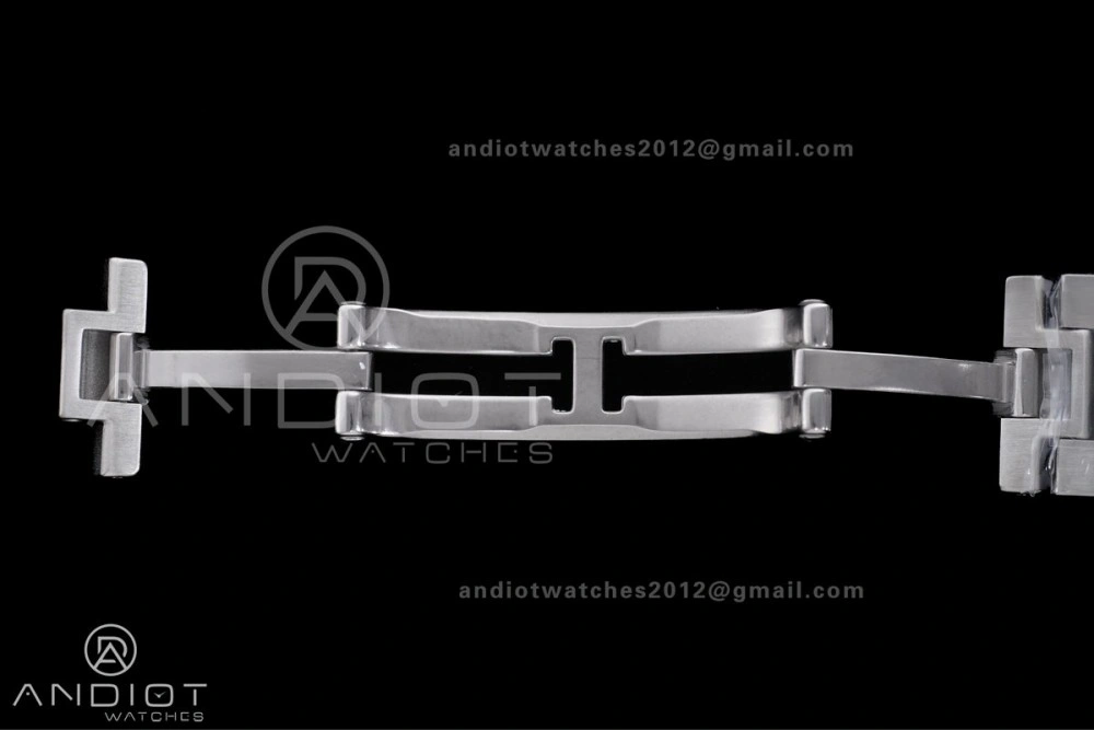 Casual Tank Solo 31x24.4mm AF SS White Dial on SS Bracelet Ronda Quartz 255
