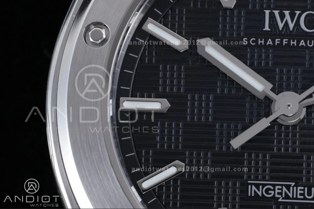 HighQuality V7 Factory IWC Ingenieur IW328901 Black V2 Dial On SS Automatic A 294